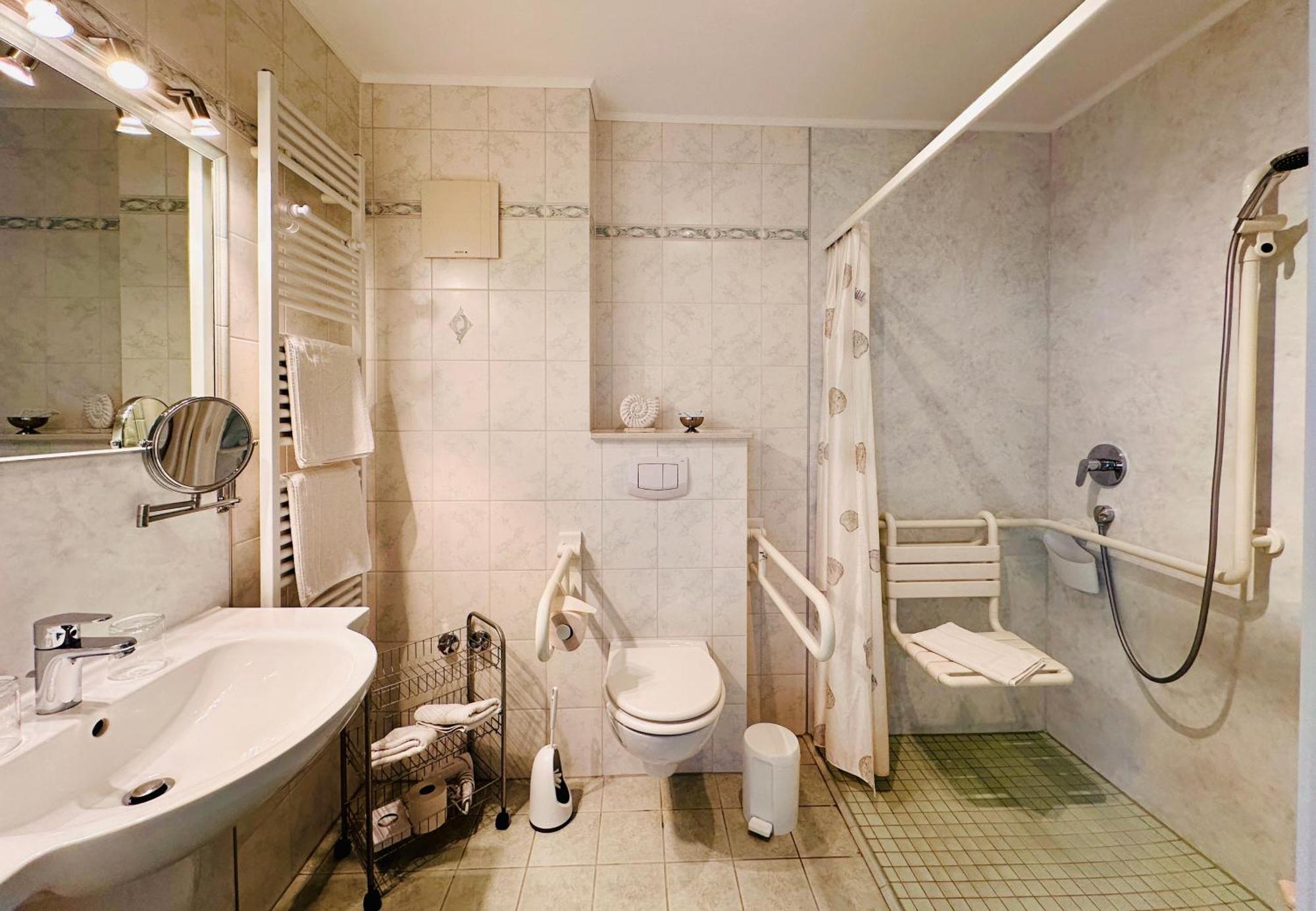 Hotel Gode Tied Zingst Bagian luar foto